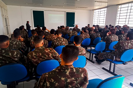 9º Batalhão de Polícia do Exército ministra instrução 1