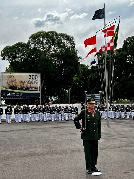 Comandante Militar recebe Medalha 1