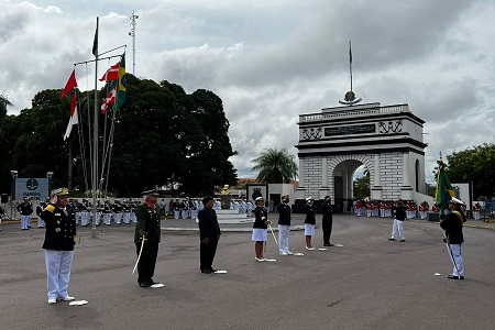 Comandante Militar recebe Medalha 2