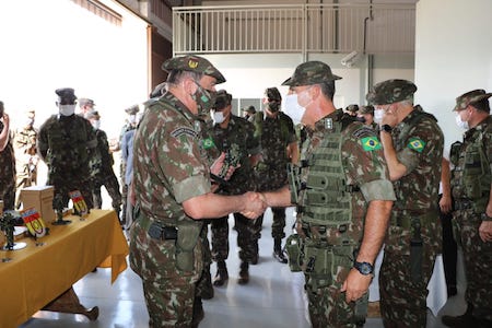 Comandante do Exercito visita 9º Grupamento Logistico 5