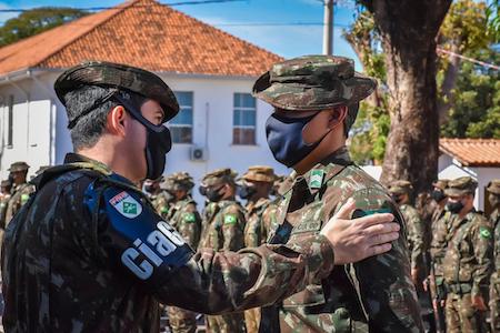 Licenciamento e promocao de militares da 9ª Cia Gd 4