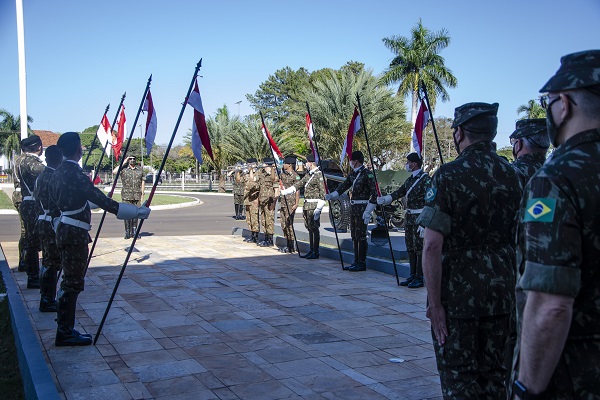 Comandante do Exército visita Comando Conjunto Oeste