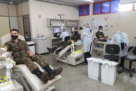 Militares do 9º BEC realizam doacao de sangue 2