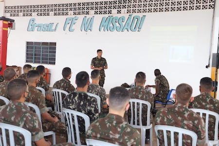 Militares realizam palestra sobre ingresso na carreira militar 3