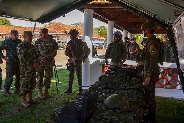 Exército participa de ação de combate a crimes na fronteira Oeste