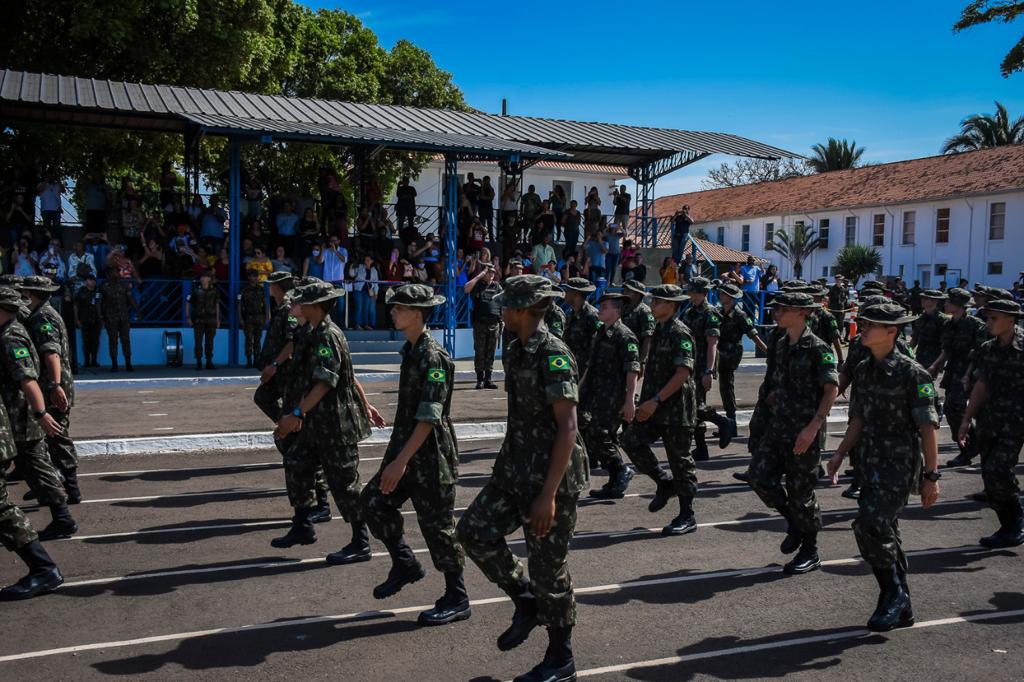 efetivo variável 8