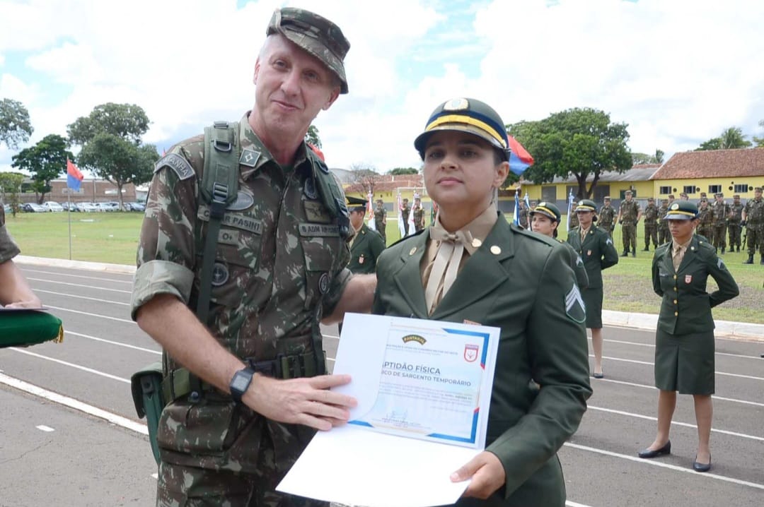 Exército Brasileiro - O 1º Grupo de Artilharia Antiaérea - Rio de  Janeiro/RJ - realiza formatura de conclusão do Estágio Básico de Sargentos  Temporários EBST 2013.