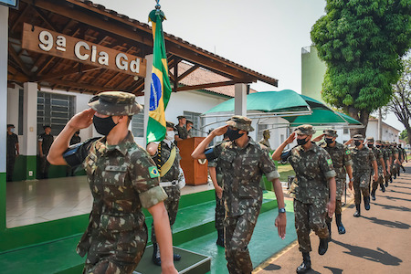 Recrutas da 9ª Cia Gd realiza juramento a Bandeira Nacional 4