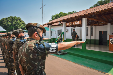 Recrutas da 9ª Cia Gd realiza juramento a Bandeira Nacional 5