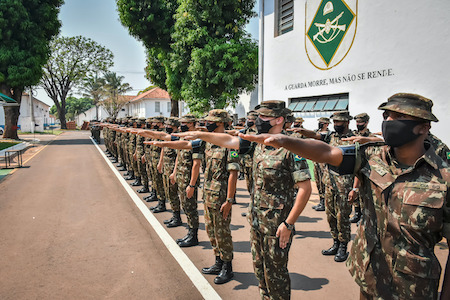 Recrutas da 9ª Cia Gd realiza juramento a Bandeira Nacional 6