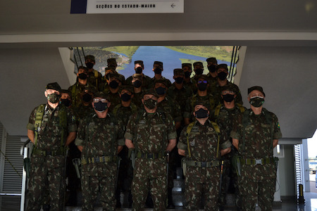 Visita do Comandante do Exercito ao 9º B Com GE 3