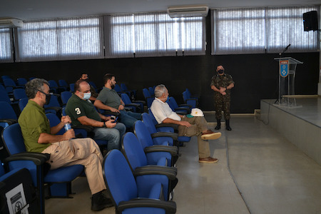 Visita do General de Exercito Conforto ao 9º B Com GE 10