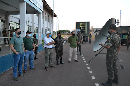 Visita do General de Exercito Conforto ao 9º B Com GE 8